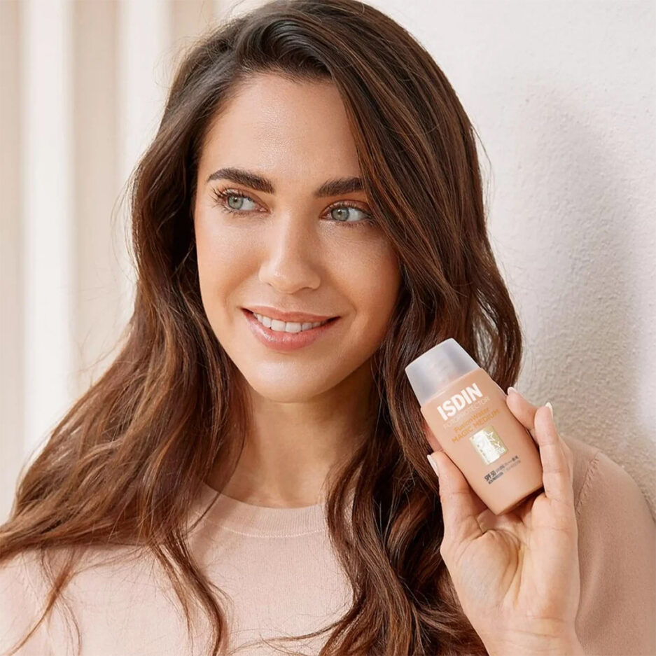 ضد آفتاب فیوژن واتر مجیک رنگی SPF50 Medium  ایزدین | ISDIN - Image 6