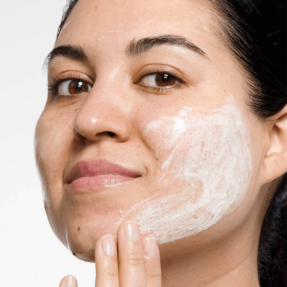 صابون مایع پاک کننده آرایش مناسب پوست های چرب و مختلط مدل ALL ABOUT CLEAN حجم 200 میل کلینیک | Clinique - Image 2