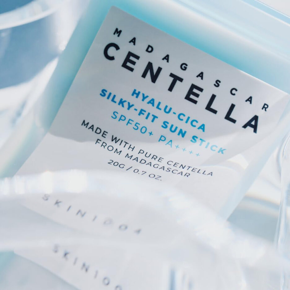 ضدآفتاب استیکی بی رنگ مدل Skin 1004 حجم 20 گرم سنتلا | Centella - Image 4